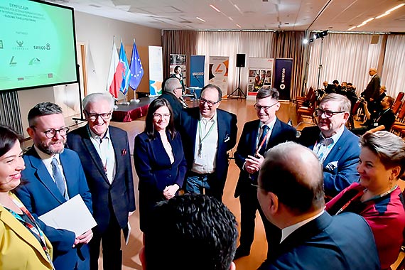 Wykonawcy napotkali problemy w trakcie budowy tunelu: W trakcie wiercenia rozpuszczała się znajdująca pod Świną kreda