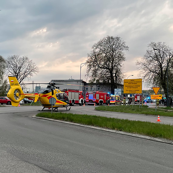 Mercedes potrci nastolatk na hulajnodze. Poszkodowana 16 - latka trafia do szpitala 