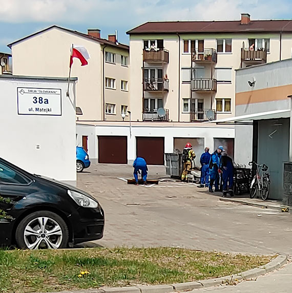 Strażacy otrzymali wezwanie o wybuchach na Matejki!