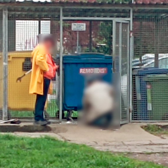 Mieszkaniec: W wiacie śmietnikowej przy Grunwaldzkiej mężczyzna urządził sobie warsztat. Rozkręca pralki i zmywarki nie dając spać mieszkańcom