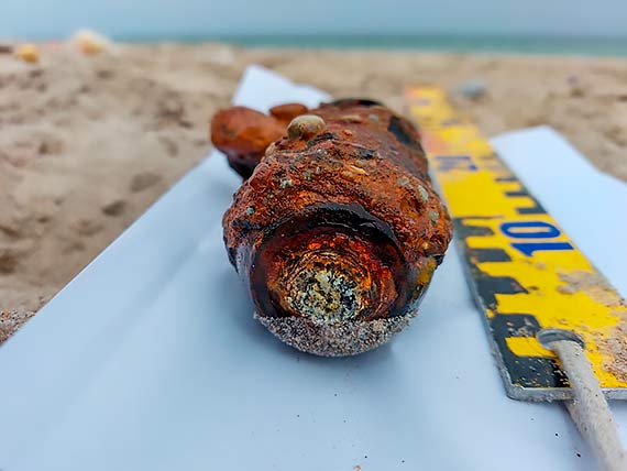 Nurkowie Minerzy z 8. Flotylli Obrony Wybrzea usuwaj pozostaoci po II Wojnie wiatowej