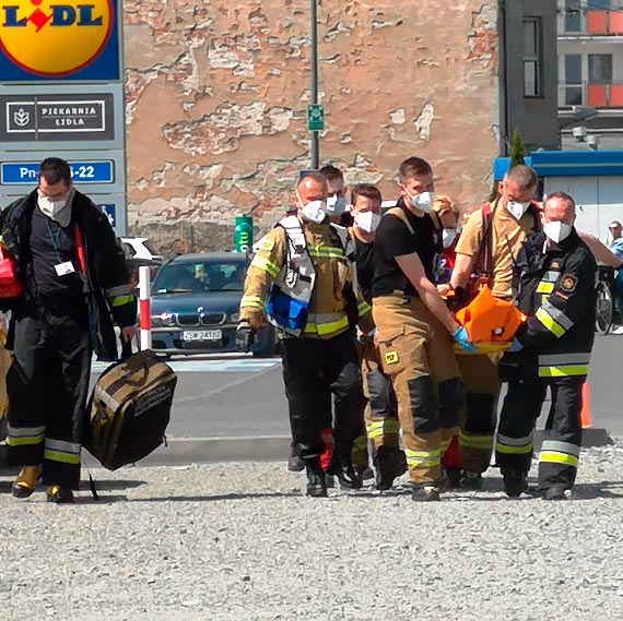 Zamiast karetki strażacy i śmigłowiec LPR -u. 47 - letni mężczyzna potrzebował natychmiastowej pomocy
