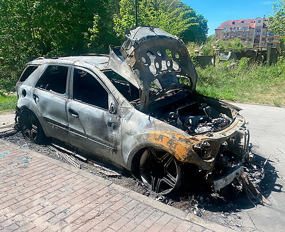 Na Zdrojowej spon samochd. Mieszkaniec: Zapach spalenizny czu do tej pory 