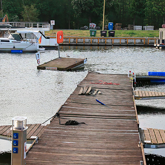 Ile szklanek rozbije murkiewicz?