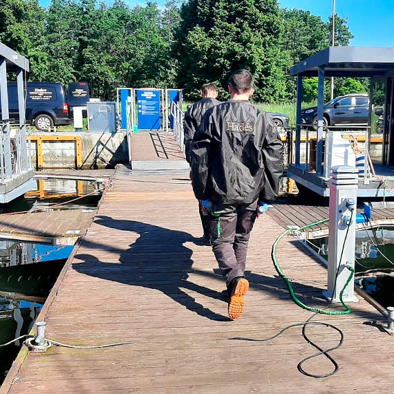 mier na jachcie w winoujskiej marinie