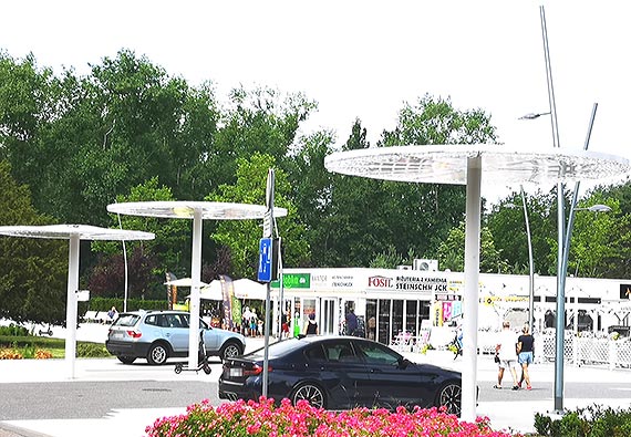 Mieszkanka: Cwaniaki parkuj na wyremontowanej promenadzie!
