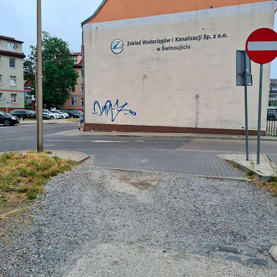 Kierowcy, uwaajcie - czyha na was dziura!