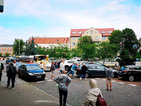 Tak się kończy, gdy nie stosuje się hamulca ręcznego