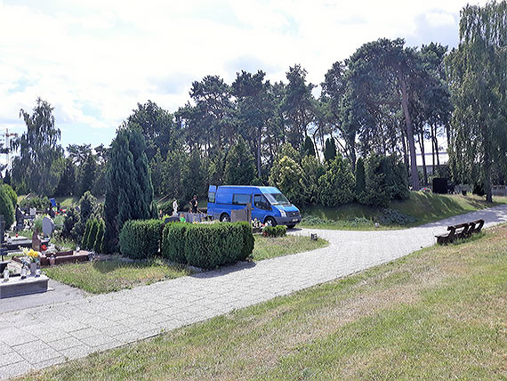 Na cmentarzu. Budują nowe kolumbarium