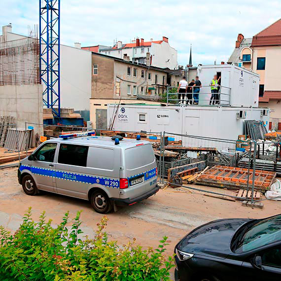 Policja na budowie parkingowca przy ulicy Bema. Zobacz film!