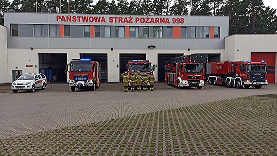 winoujscy straacy oddali hod Powstacom Warszawskim