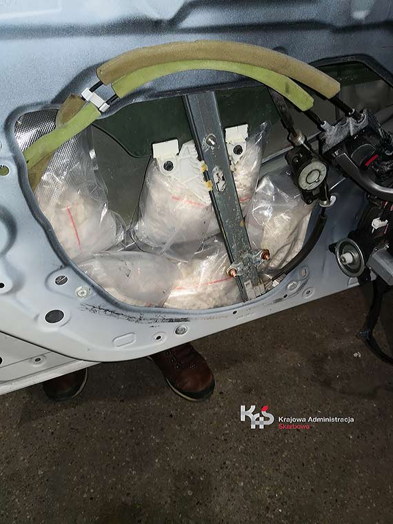 KAS pomoga CBP w wykryciu przemytu narkotykw z Niderlandw