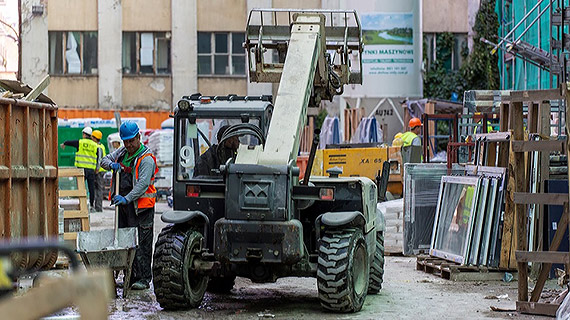 Budowlacy czekaj na nowe przepisy. Eksperci: Bez szybkich zmian nastpi bankructwa i zwolnienia