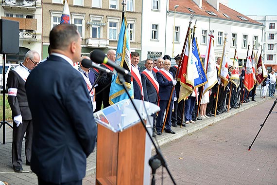 Uroczystoci pod pomnikiem Solidarno'80