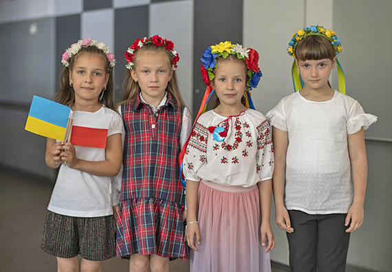 Polskie i ukraiskie dzieci rozpoczynaj razem nowy rok szkolny