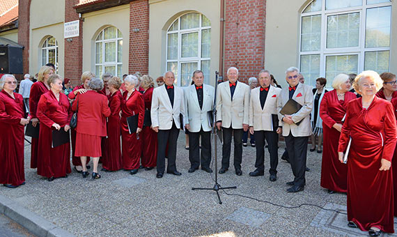 Seniorzy studenci witowali XX -lecie Uniwersytetu Trzeciego Wieku