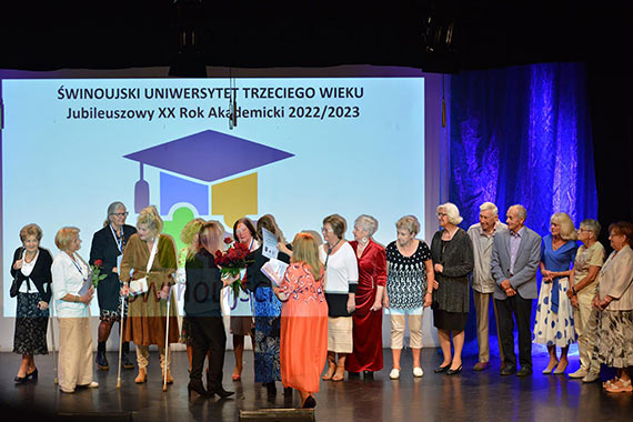 Seniorzy studenci świętowali XX -lecie Uniwersytetu Trzeciego Wieku