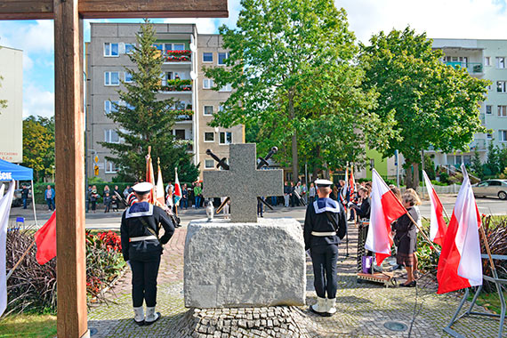 83. rocznica agresji Związku Radzieckiego na Polskę. Pod pomnikiem Zesłańców Sybiru złożono wiązanki kwiatów