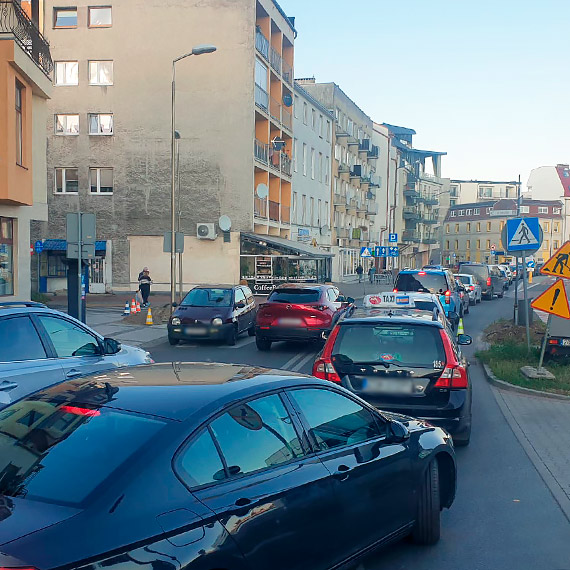 Koniec tygodnia to pocztek koszmaru dla kierowcw. Kolejka do promu sparaliowaa Wybrzee Wadysawa IV