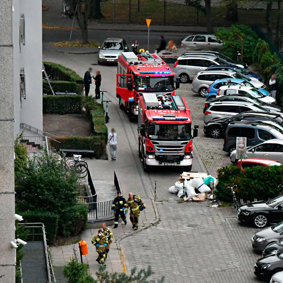 Nie byo karetki. Na Szkoln przyjechay dwa wozy straackie, bo pomocy potrzebowa 11 - latek
