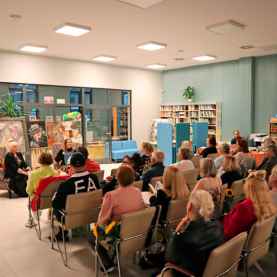 Wernisaż prac Krystyny Marzec w międzyzdrojskiej bibliotece