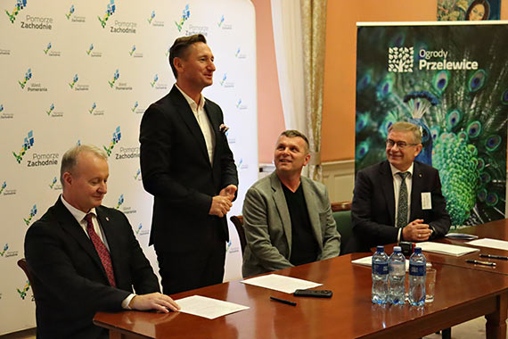 Umowa podpisana - prace inwestycyjne w Ogrodach Przelewice ruszą lada dzień!