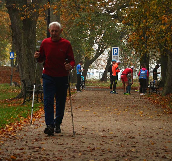 Nordic walking na 263. parkrunie