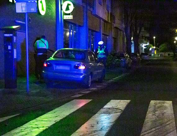Potrącenie na pasach przy Grunwaldzkiej. 38 - latek został przewieziony do szpitala