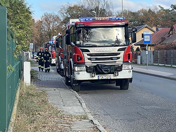 Dym na klatce schodowej przy Krzywej. Strażaków na nogi postawiło wiaderko...