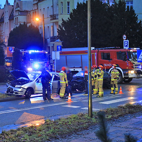 Kolizja dwóch aut na ulicy Chopina
