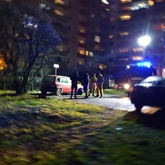 Tajemnicza mier w samochodzie w centrum miasta. W aucie znaleziono ciao mczyzny