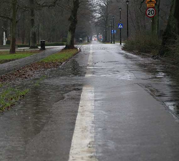 Po opadach ulice winoujcia ton w kauach