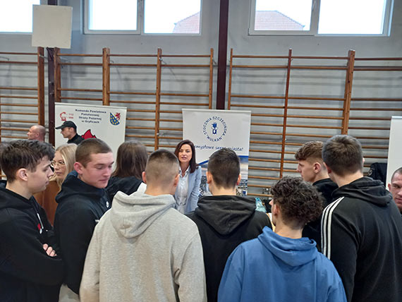 Firmy ruszają na łowy pracowników