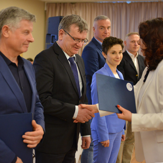 Szpital Miejski show. Światowy Dzień Zdrowia okazją do podziękowań prezentacji dokonań Szpitala Miejskiego w Świnoujściu. Szpitalnym Hollywood – sala balowa Interferie Medical Spa