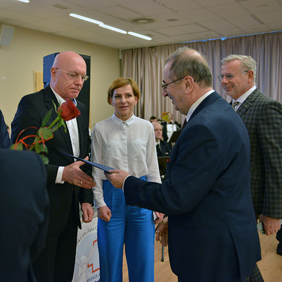 Szpital Miejski show. Światowy Dzień Zdrowia okazją do podziękowań prezentacji dokonań Szpitala Miejskiego w Świnoujściu. Szpitalnym Hollywood – sala balowa Interferie Medical Spa