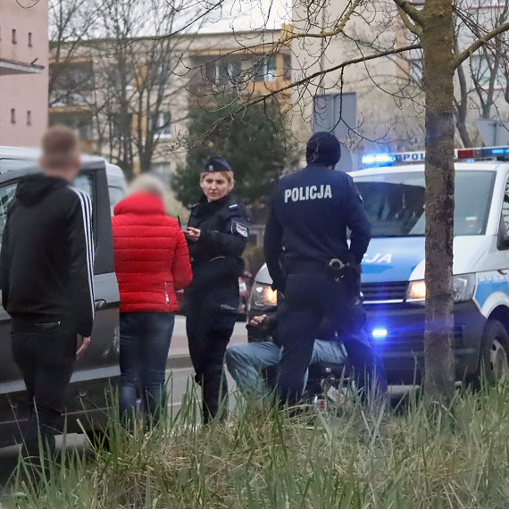 Plac Kościelny 2 - kolizja dwóch pojazdów osobowych