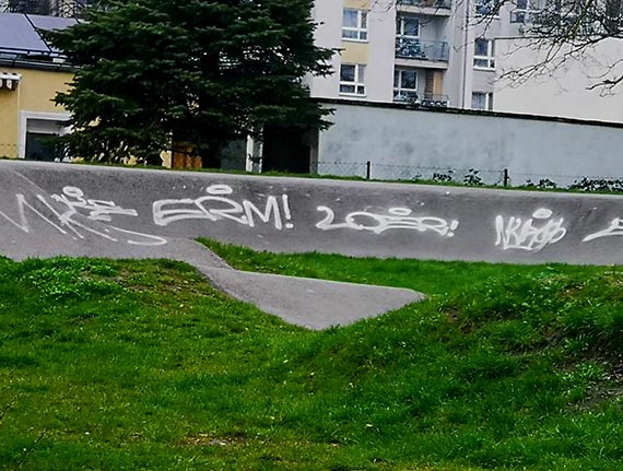 Mieszkaniec - Czy w tym miecie wszystko musi by pomazane?