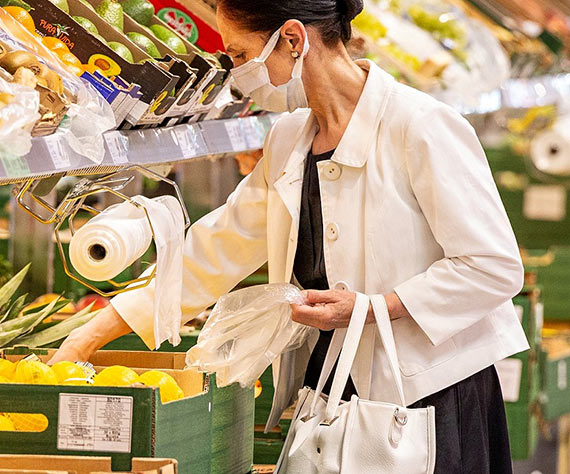 Wpywy z opaty recyklingowej nie pozostawiaj zudze. Polacy wyranie odpucili plastikowe torby