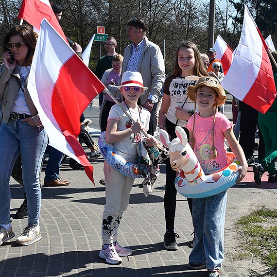 Wasze plany znamy i si nie poddamy - mieszkacy protestuj przeciwko  zamkniciu dostpu do play i zabytkw na Warszowie