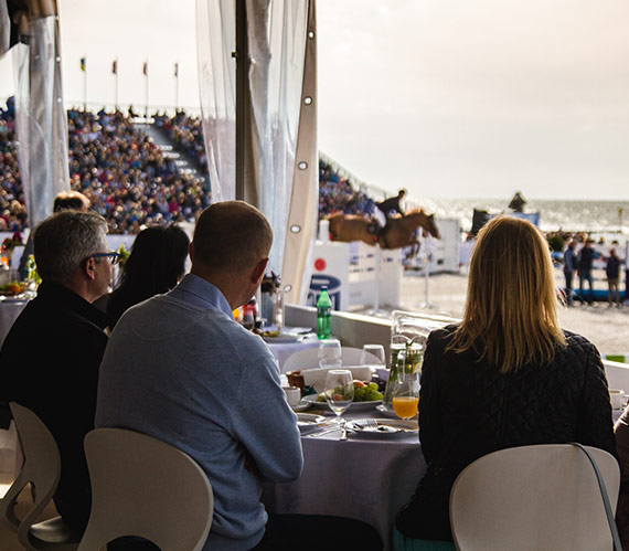 Po raz pierwszy w Świnoujściu zawody jeździeckie na plaży