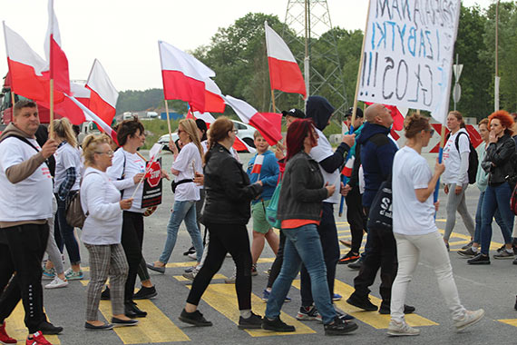 Mieszkacy winoujcia protestuj przeciwko odciciu dostpu do play: Bezpieczestwo czy ignorancja?