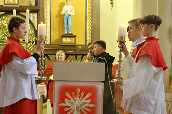 Wspólnota parafialna Chrystusa Króla świętuje swoje 50-lecie. Szczególnie uroczysty charakter miała tu msza w niedzielne południe