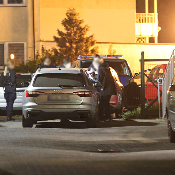 Pocig samochodowy i strzay sobotnej nocy - Niezwyke zdarzenie na ulicach miasta winoujcia