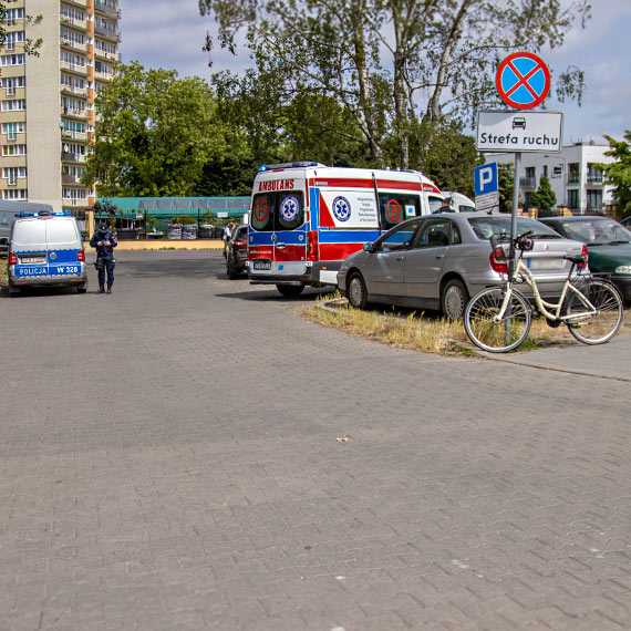 Potrcona przez samochd rowerzystka zostaa zabrana do szpitala