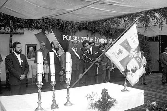 Kadr z historii: Wystawa plenerowa Życie codzienne na Pomorzu Zachodnim w obiektywie Ryfczyńskiego
