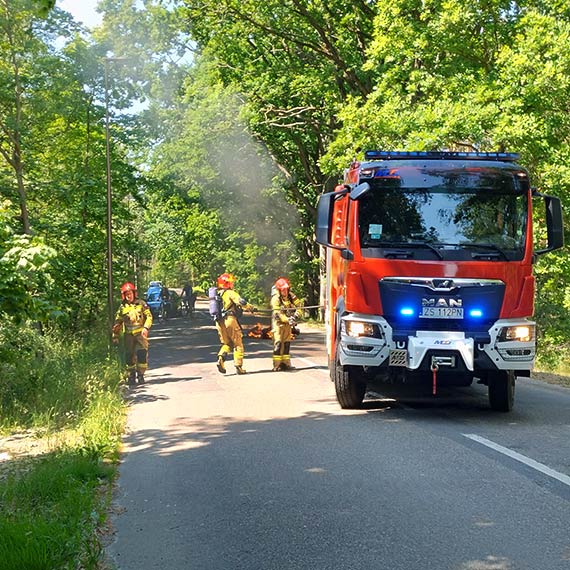 Niebezpieczne zdarzenie motocyklowe na ulicy Ssiedzkiej: Poar i tajemnicze zaginicie jednego z mczyzn. Zobacz film!