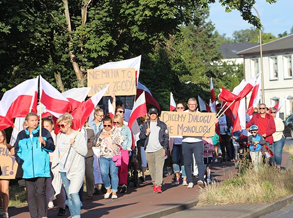 „Nie” dla działań ZMPSiŚ. Zamiast drogowskazów do zabytków i plaży - tablica dla Krzysztofa Urbasia