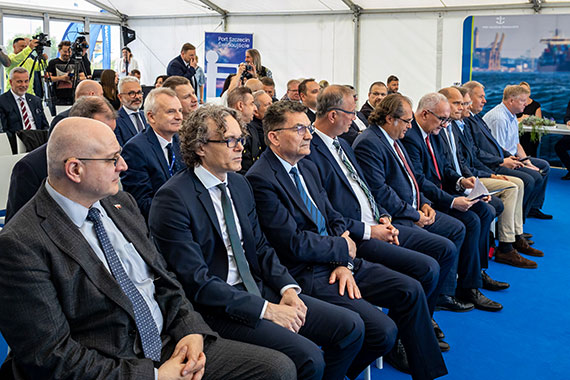 Głębokowodny Terminal Kontenerowy w Świnoujściu, podpisanie umowy z inwestorem