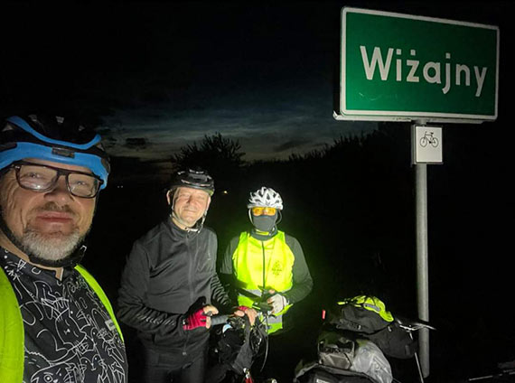 Trzej muzycy klasyczni jadą rowerami dookoła Polski
