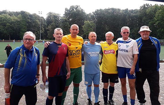 PUCHAR LATA w piłce nożnej drużyn 8-osobowych w kategorii OLDBOYS 50+